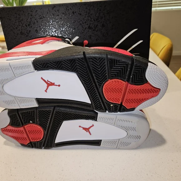 Retro 4 red cement - Picture 6 of 6